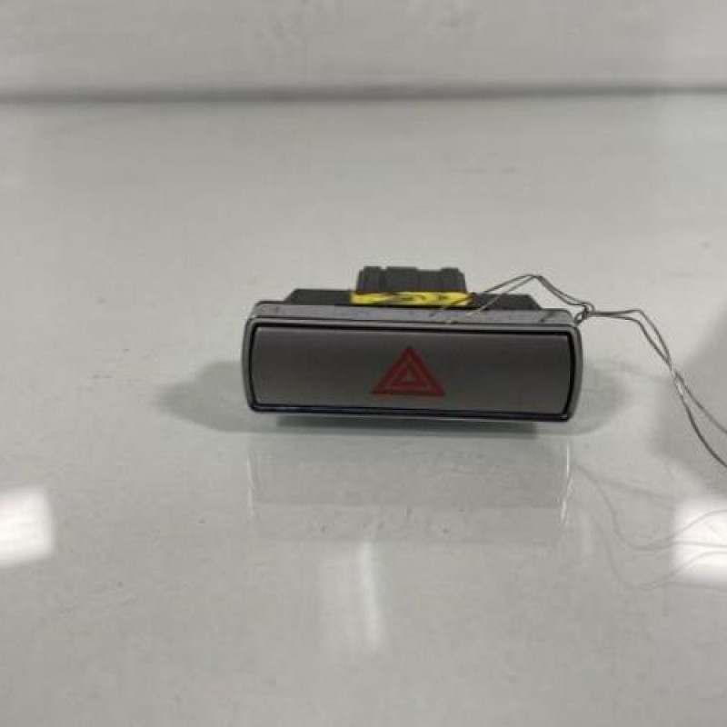Bouton de warning FORD MONDEO 3 Photo n°1