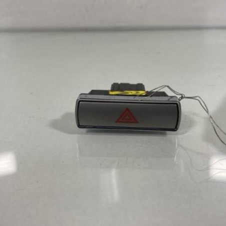 Bouton de warning FORD MONDEO 3 Photo n°1