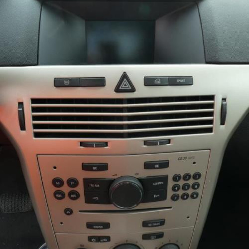 Plage arriere OPEL ASTRA H Photo n°10