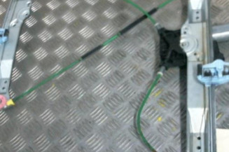 Leve vitre electrique avant droit OPEL CORSA D Photo n°1