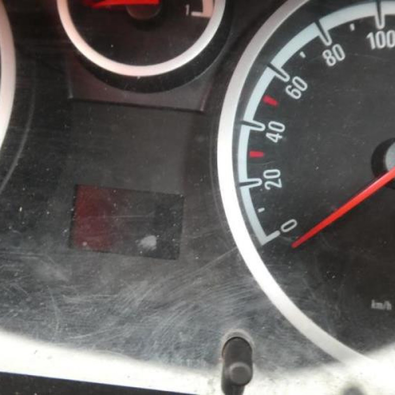 Leve vitre electrique avant droit OPEL CORSA D Photo n°10