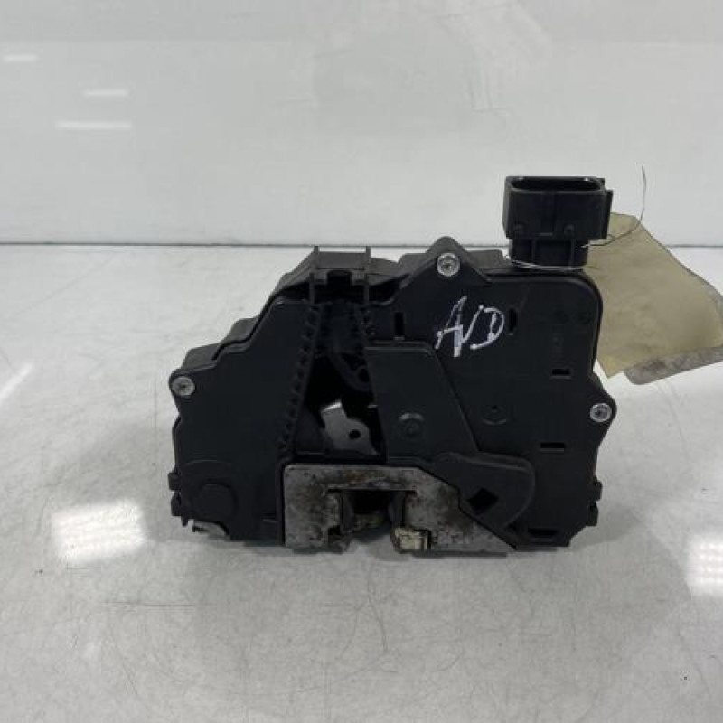 Serrure avant droit OPEL CORSA D Photo n°3