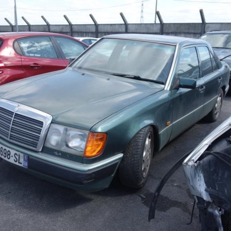 Feu arriere principal droit (feux) MERCEDES 300 W124 Photo n°3