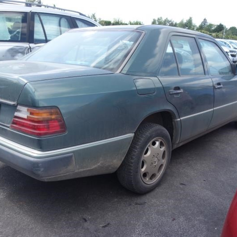 Feu arriere principal droit (feux) MERCEDES 300 W124 Photo n°5