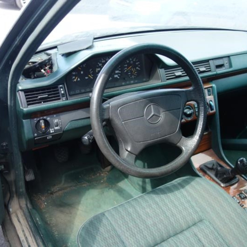 Feu arriere principal droit (feux) MERCEDES 300 W124 Photo n°7