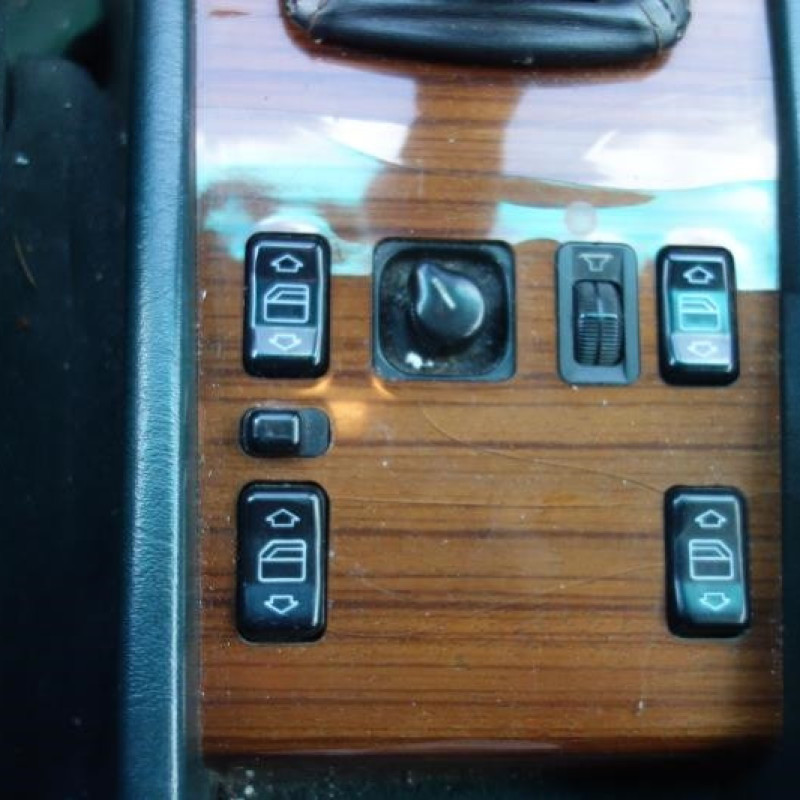 Feu arriere principal droit (feux) MERCEDES 300 W124 Photo n°8