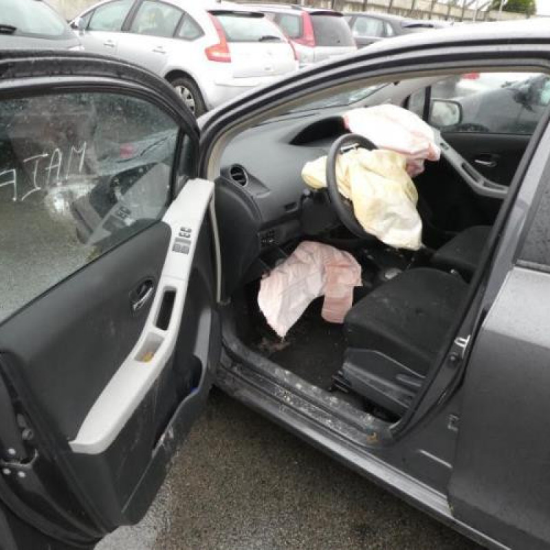 Compteur TOYOTA YARIS 2 Photo n°7