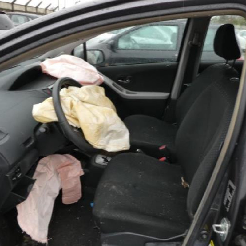 Compteur TOYOTA YARIS 2 Photo n°8