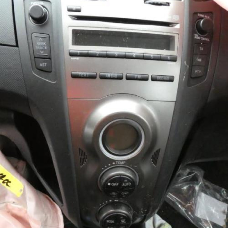 Compteur TOYOTA YARIS 2 Photo n°12