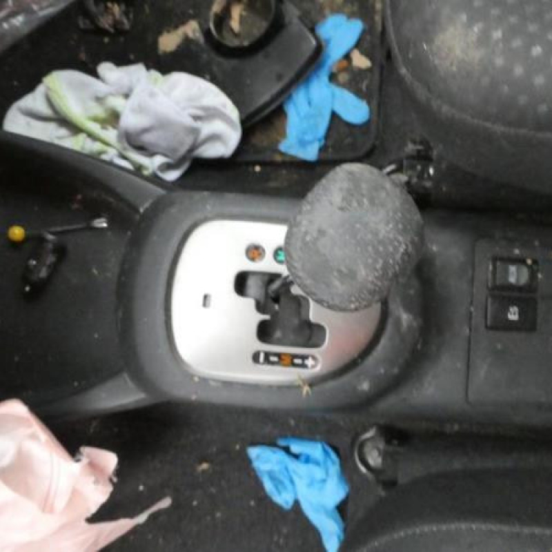 Compteur TOYOTA YARIS 2 Photo n°13