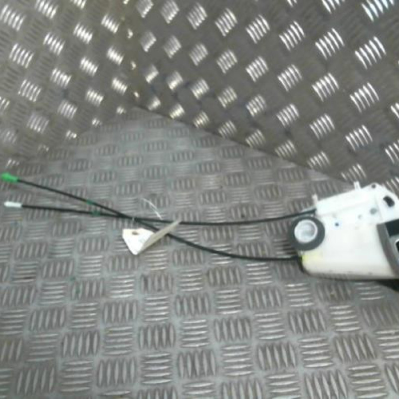 Serrure arriere gauche TOYOTA YARIS 2 Photo n°1
