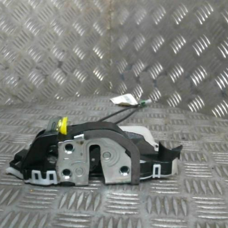 Serrure avant gauche TOYOTA YARIS 2 Photo n°4