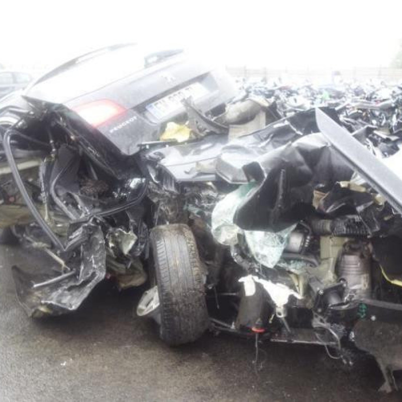 Malle/Hayon arriere PEUGEOT 508 1 SW Photo n°5