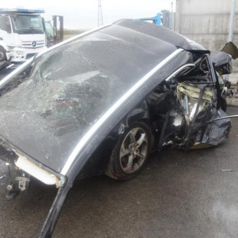 Malle/Hayon arriere PEUGEOT 508 1 SW Photo n°6