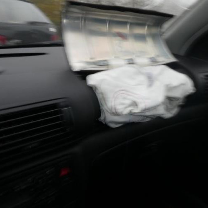Porte arriere gauche VOLKSWAGEN PASSAT 4 Photo n°9