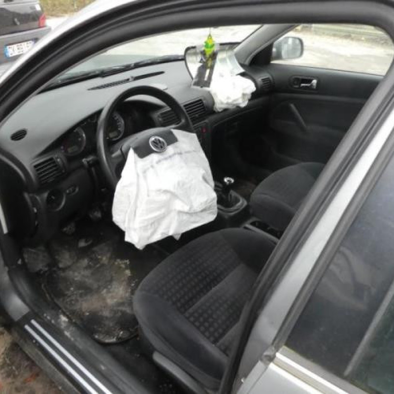 Bloc ABS (freins anti-blocage) VOLKSWAGEN PASSAT 4 Photo n°8