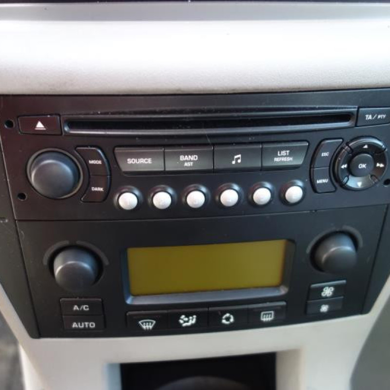 Malle/Hayon arriere CITROEN C4 1 Photo n°8