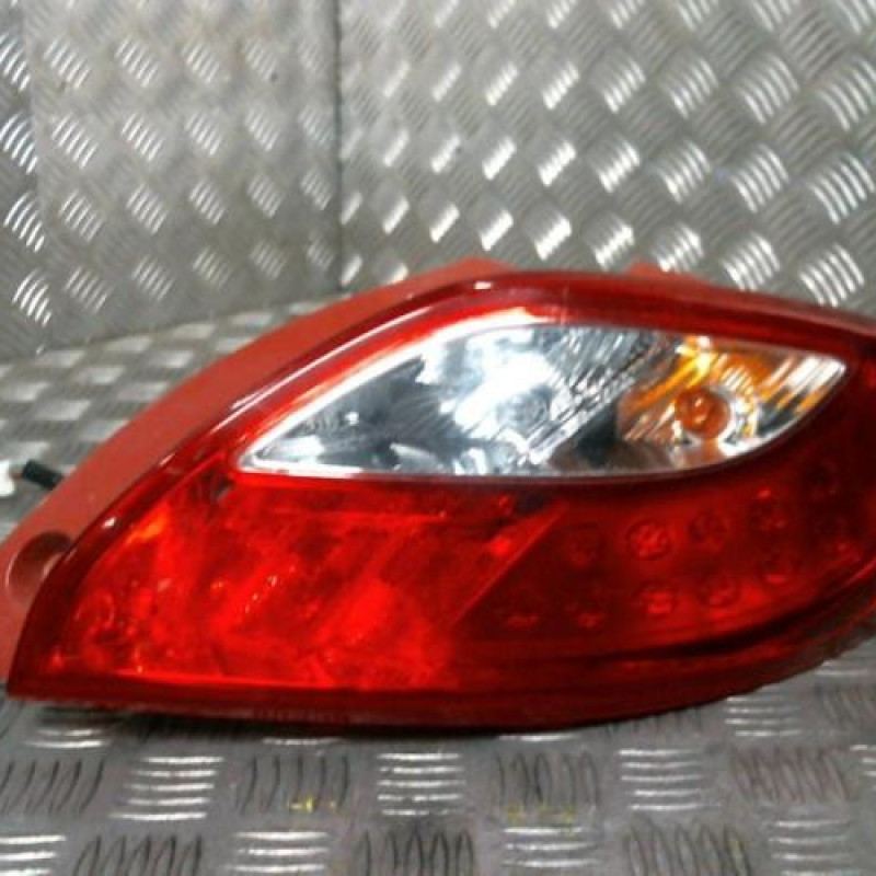 Feu arriere principal droit (feux) MAZDA 2 2 Photo n°1