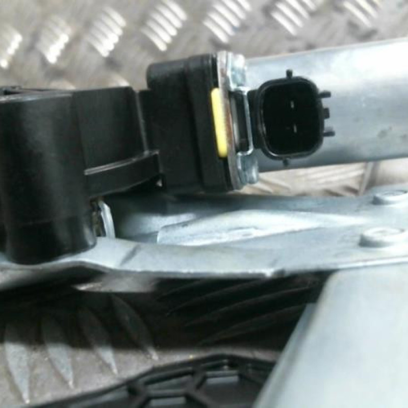 Leve vitre electrique avant droit DACIA SANDERO 2 Photo n°2