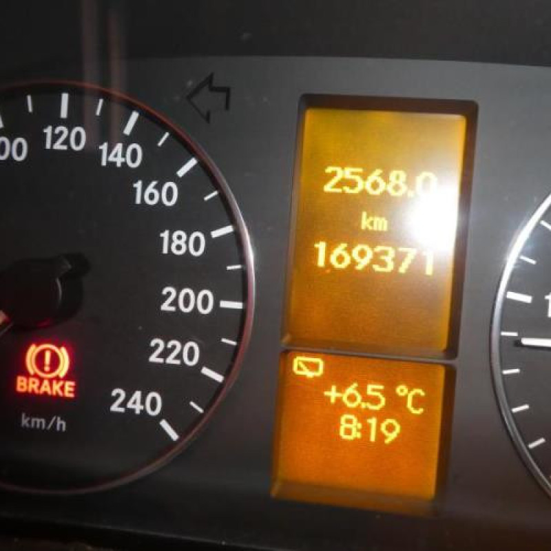 Leve vitre electrique avant droit MERCEDES CLASSE A 169 Photo n°9
