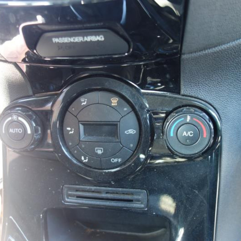 Commande chauffage FORD FIESTA 6 Photo n°16