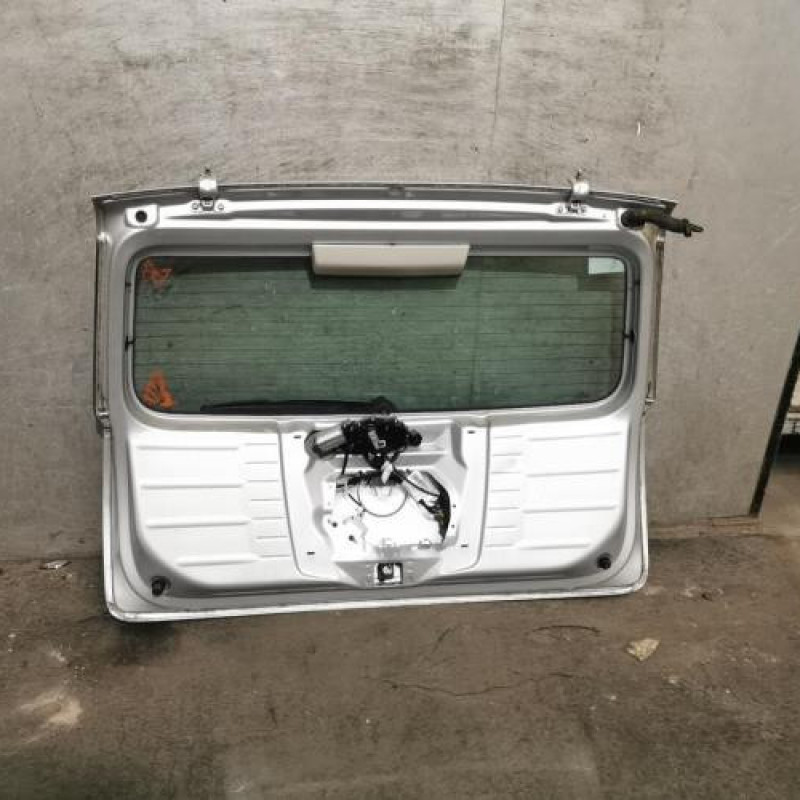 Malle/Hayon arriere VOLKSWAGEN FOX Photo n°3