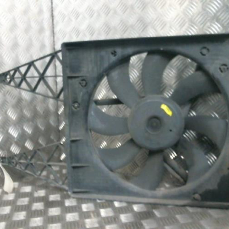 Moto ventilateur radiateur VOLKSWAGEN FOX Photo n°1