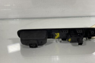 Interrupteur de leve vitre avant droit PEUGEOT 5008 1