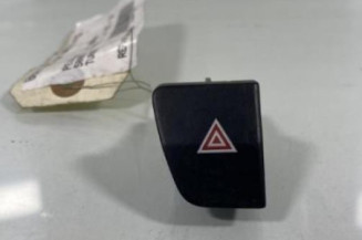 Bouton de warning PEUGEOT 5008 1 Photo n°1