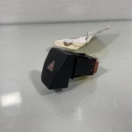 Bouton de warning PEUGEOT 5008 1