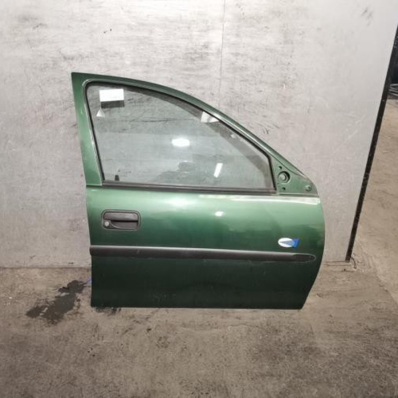 Porte avant droit OPEL CORSA B Photo n°1