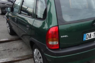 Ceinture arriere droit OPEL CORSA B