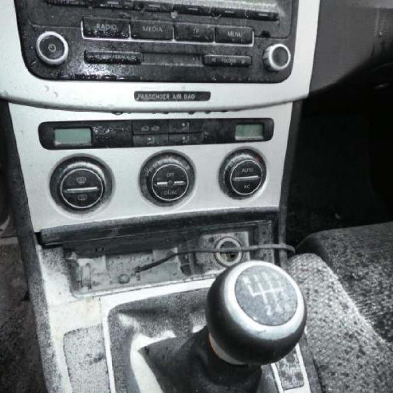 Ceinture arriere gauche VOLKSWAGEN PASSAT 5 Photo n°10