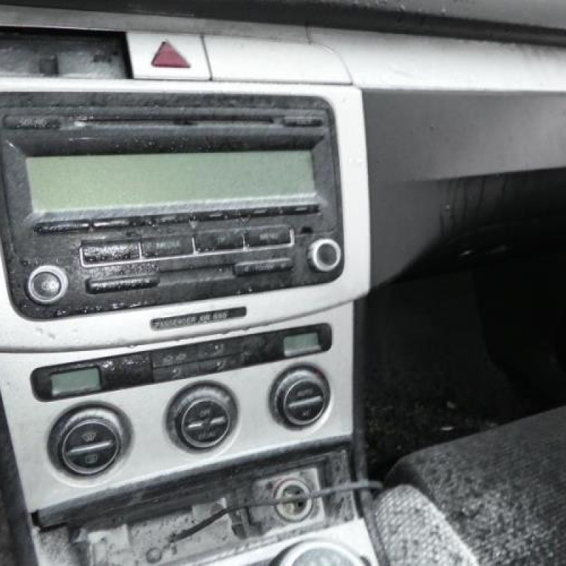 Ceinture arriere gauche VOLKSWAGEN PASSAT 5 Photo n°11