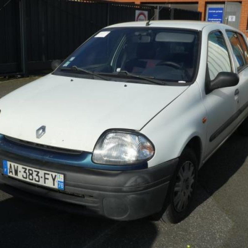 Pare choc avant RENAULT CLIO 2 Photo n°4