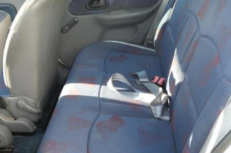 Pare choc avant RENAULT CLIO 2