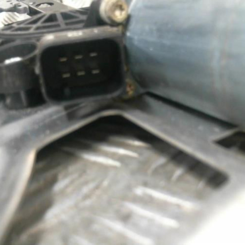 Leve vitre electrique avant gauche MERCEDES CLASSE S 220 Photo n°2
