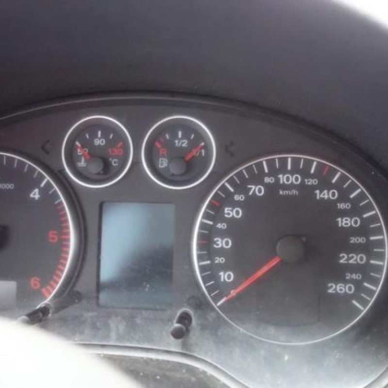 Trappe d'essence AUDI A3 2 Photo n°13