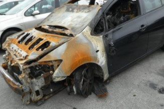 Serrure arriere gauche TOYOTA AURIS 1