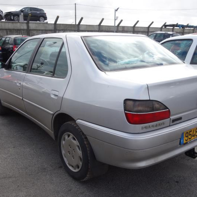 Malle/Hayon arriere PEUGEOT 306 Photo n°6