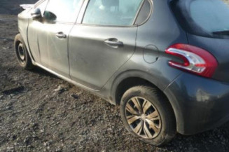 Pommeau de vitesses PEUGEOT 208 1