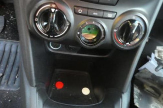 Pommeau de vitesses PEUGEOT 208 1