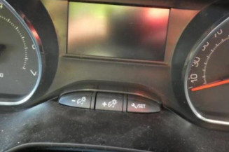 Pommeau de vitesses PEUGEOT 208 1