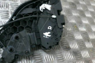 Serrure arriere droit VOLVO S 40 2