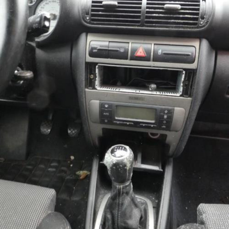 Malle/Hayon arriere SEAT LEON 1 Photo n°11