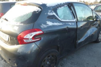 Pommeau de vitesses PEUGEOT 208 1
