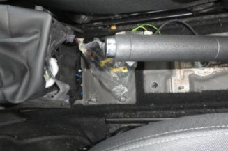 Pommeau de vitesses PEUGEOT 208 1