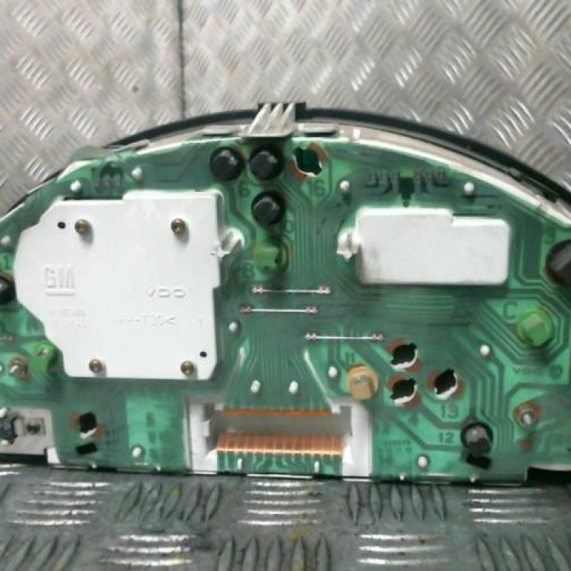Compteur OPEL CORSA B Photo n°2