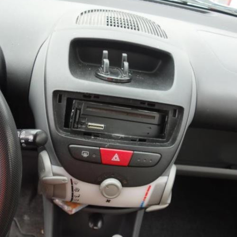 Interrupteur de leve vitre avant droit PEUGEOT 107 Photo n°13