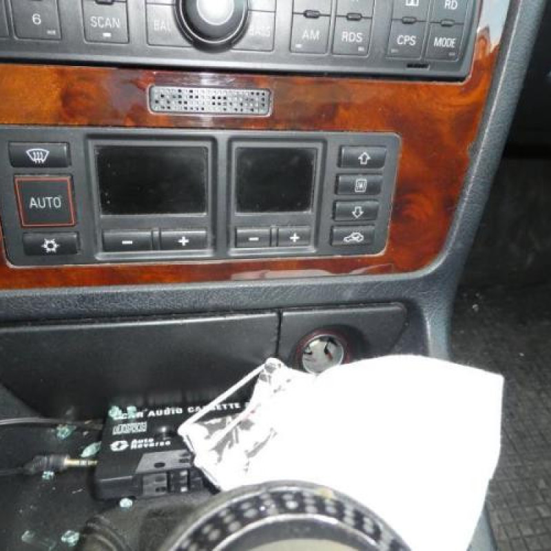 Pretensionneur de ceinture arriere gauche AUDI A4 1 Photo n°9